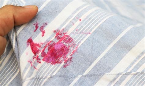 does fake blood made with food coloring stain clothes - does blood stain clothes.